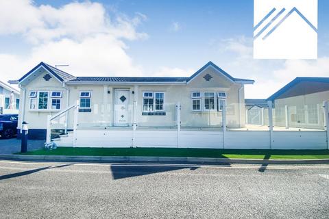 2 bedroom park home for sale, Oakside, Sandy Bay, Canvey Island
