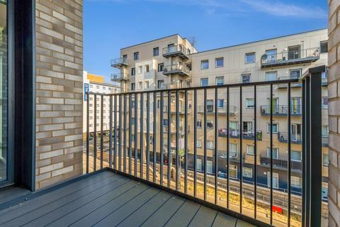 2 bedroom apartment to rent, Herschel Street Slough SL1