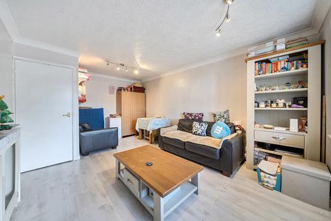 2 bedroom apartment for sale, Angles Road, London SW16
