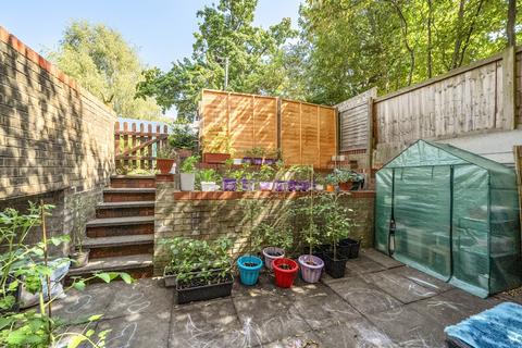 2 bedroom apartment for sale, Angles Road, London SW16