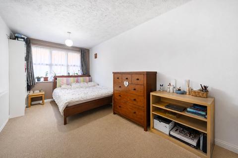 2 bedroom apartment for sale, Angles Road, London SW16