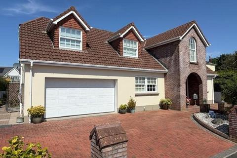 4 bedroom detached house for sale, Park View Drive, Kidwelly
