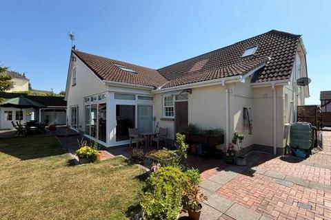 4 bedroom detached house for sale, Park View Drive, Kidwelly
