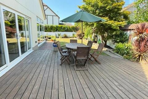 4 bedroom detached house for sale, Park View Drive, Kidwelly