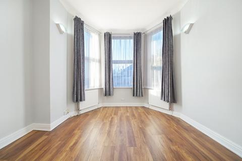 1 bedroom flat to rent, Shoot Up Hill, Kilburn, London, NW2