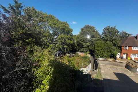 undefined, Highlands Close, HOUNSLOW