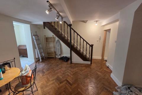 1 bedroom flat to rent, Church Road, London, SE19