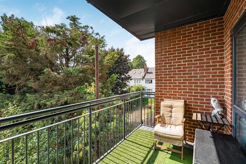 2 bedroom flat for sale, 6 Station Road, Sutton