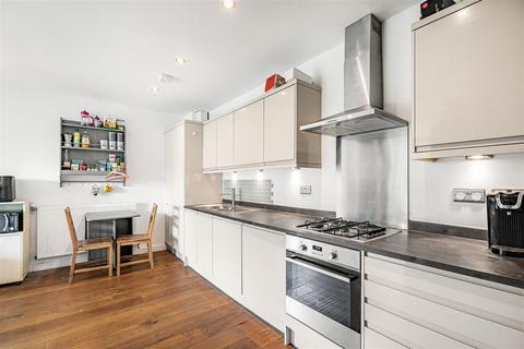 2 bedroom flat for sale, 6 Station Road, Sutton