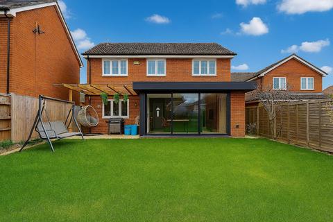 4 bedroom detached house for sale, Ayres Close, Aylesbury