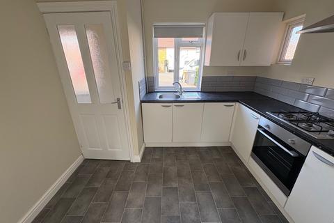 3 bedroom semi-detached house to rent, Middleton Road, Ilkeston, DE7