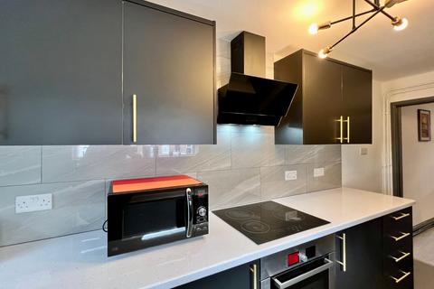 4 bedroom terraced house for sale, Birkin Avenue, Nottingham, NG7