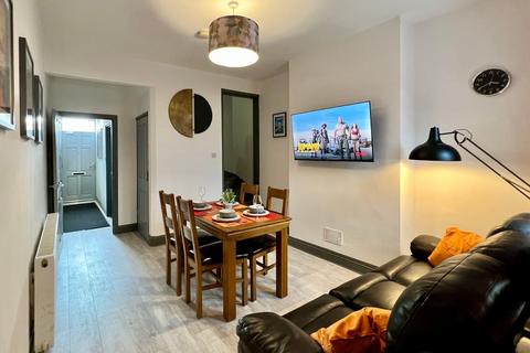 4 bedroom terraced house for sale, Birkin Avenue, Nottingham, NG7