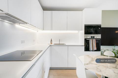 2 bedroom flat to rent, Daley Street, London, E9