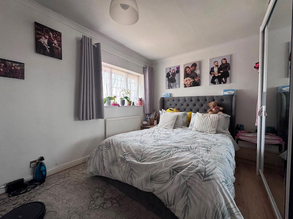 House in ABBOTS LANGLEY - View 5