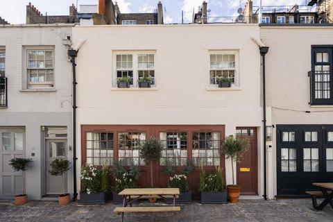 3 bedroom terraced house to rent, Bathurst Mews, London W2