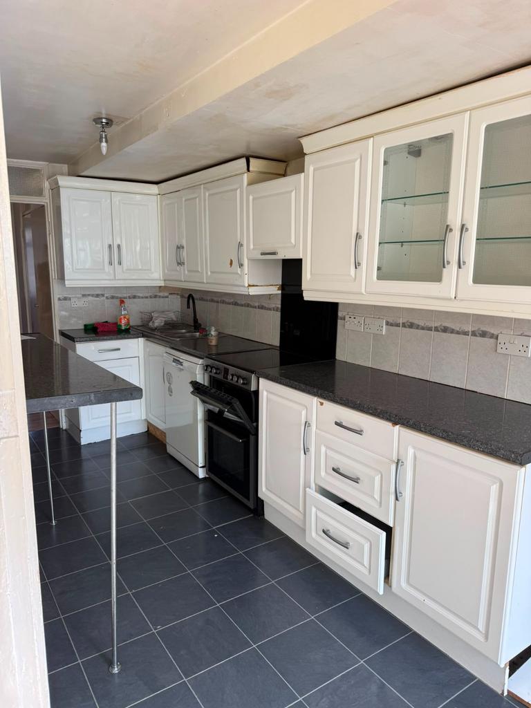 Apartment in London - View 5