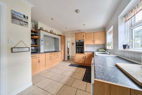 6 bedroom detached house for sale, Southdean Drive, Bognor Regis, West Sussex, PO22 7SX