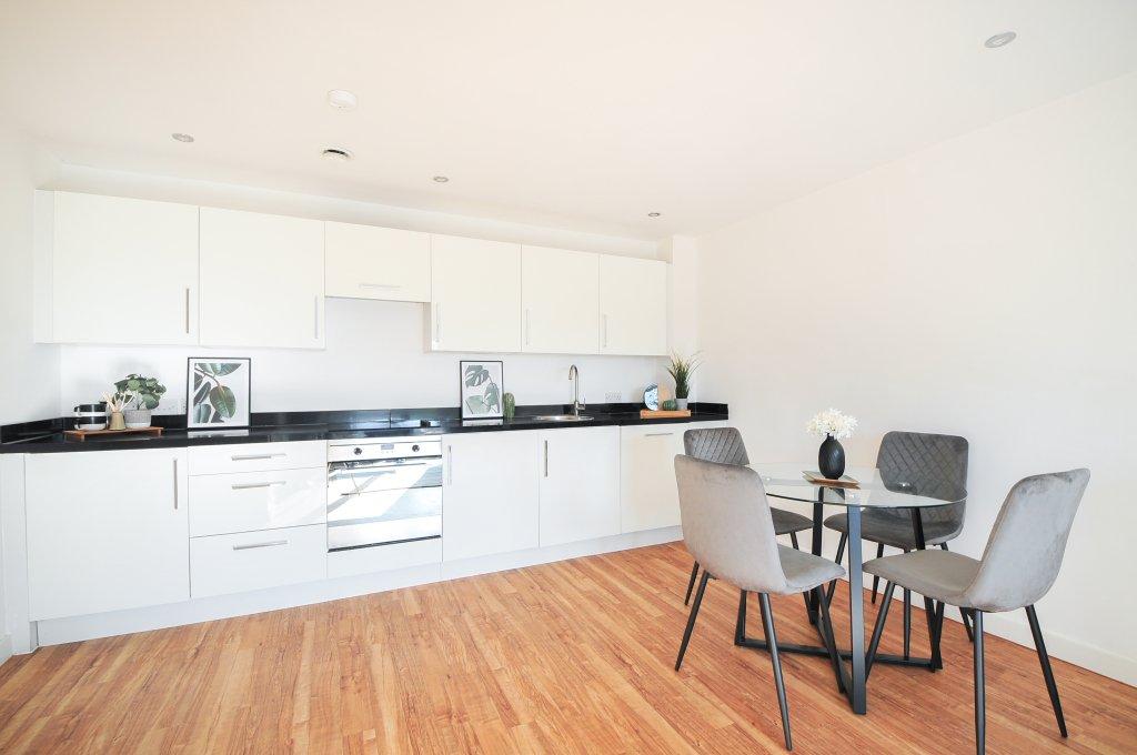 Apartment in Salford - View 5