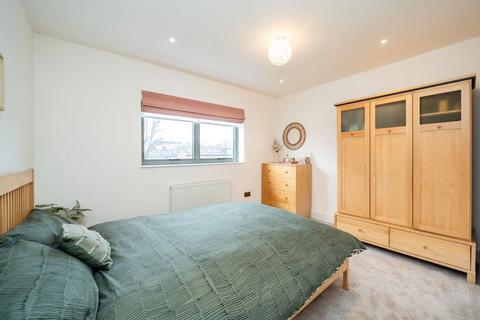 4 bedroom terraced house for sale, Beaumont Road, London W4