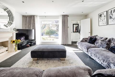 4 bedroom semi-detached house for sale, Upper Rainham Road, Hornchurch, RM12