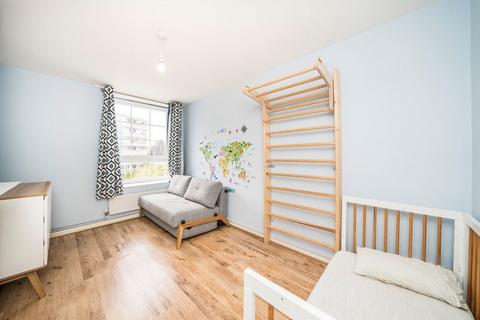3 bedroom flat for sale, Copenhagen Street, London N1