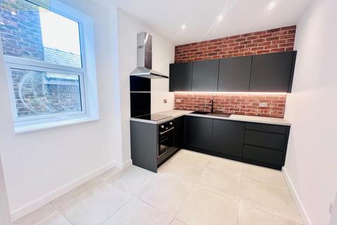 1 bedroom apartment to rent, Railway Road, Urmston