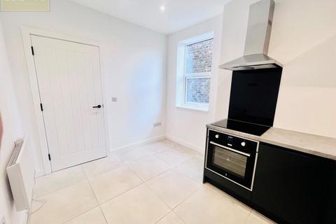 1 bedroom apartment to rent, Railway Road, Urmston