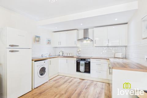 2 bedroom flat for sale, Chanterlands Avenue, Hull HU5