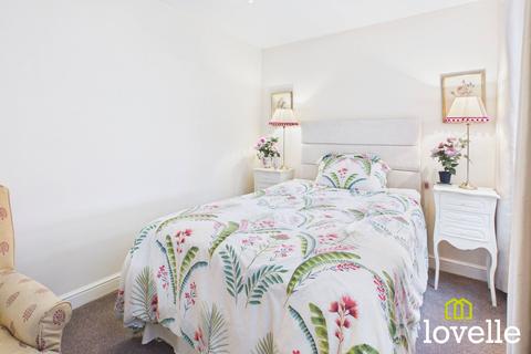 2 bedroom flat for sale, Chanterlands Avenue, Hull HU5