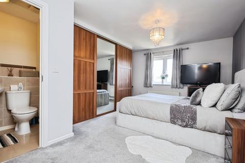4 bedroom end of terrace house for sale, The Infield, HALESOWEN