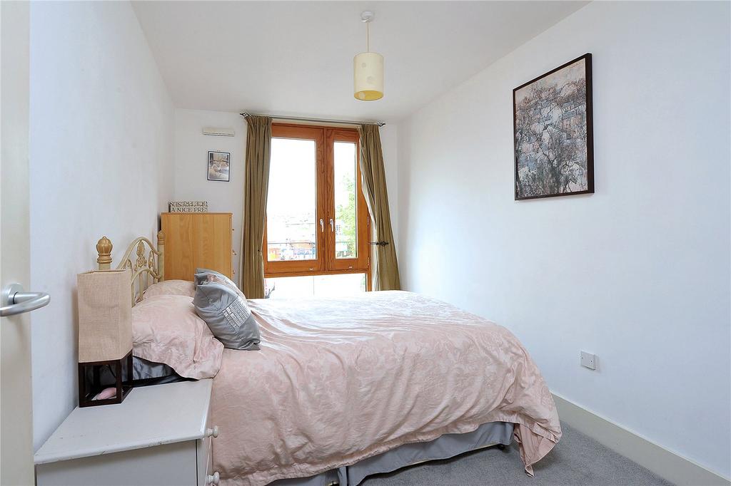 Apartment in Wandsworth - View 3