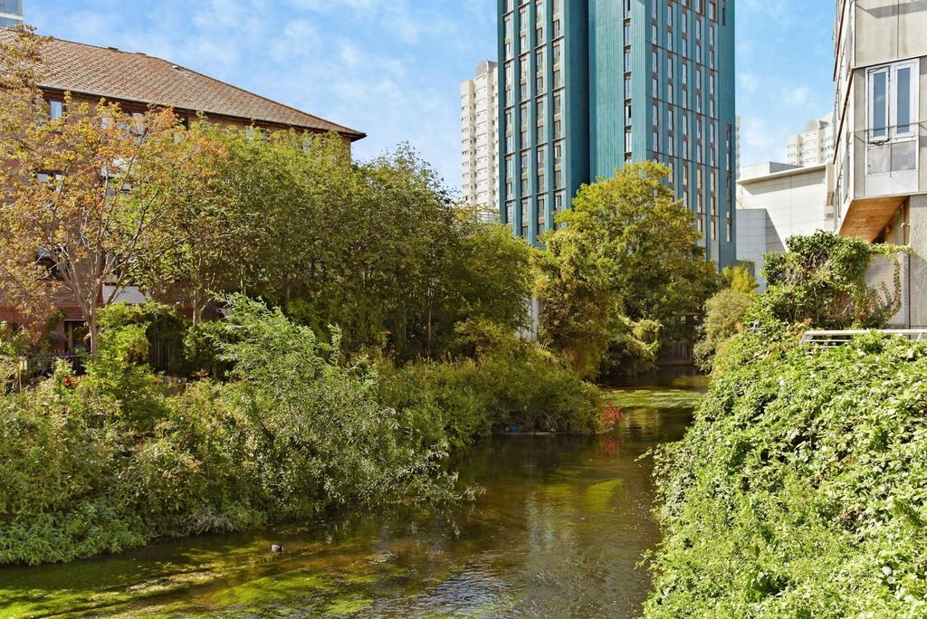 Apartment in Wandsworth - More