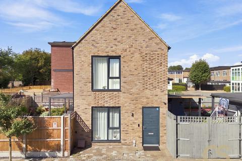 Beadman Road, Cheshunt, Hertfordshire, EN8 9FR