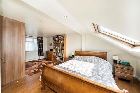 4 bedroom terraced house for sale, Bramdean Crescent, London SE12