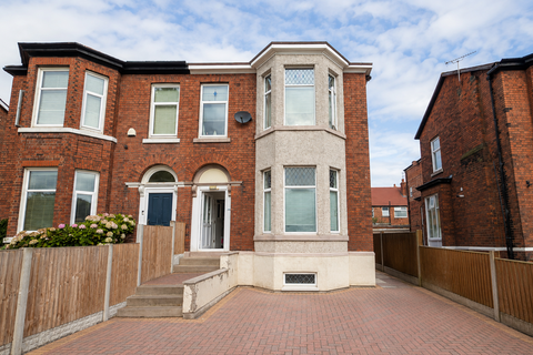 1 bedroom flat to rent, Derby Road, Southport PR9
