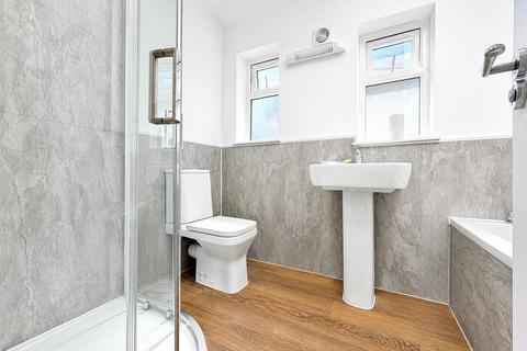 3 bedroom apartment to rent, Harlington Road West, Feltham TW14