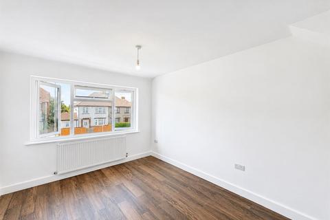 3 bedroom apartment to rent, Harlington Road West, Feltham TW14