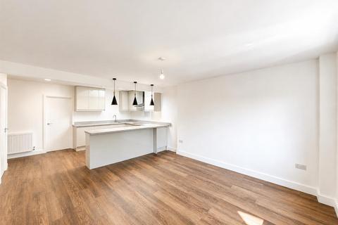 3 bedroom apartment to rent, Harlington Road West, Feltham TW14