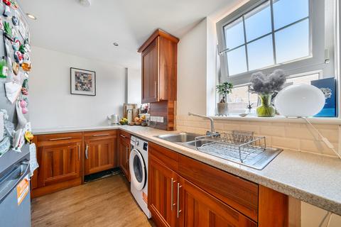 4 bedroom flat to rent, Mcmillan Street, Gilbert House Mcmillan Street, SE8