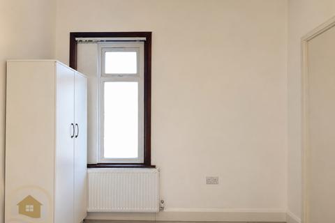 3 bedroom maisonette for sale, Abbotts Road, Southall, Middlesex, UB1