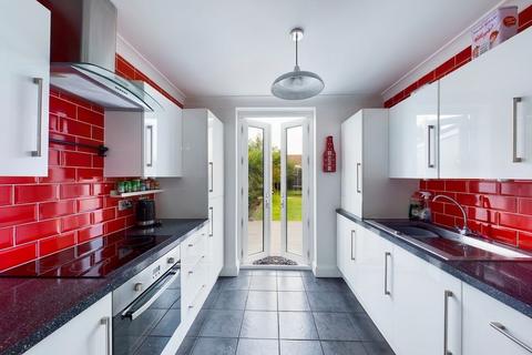 2 bedroom semi-detached bungalow for sale, Bedonwell Road, Bexleyheath, DA7