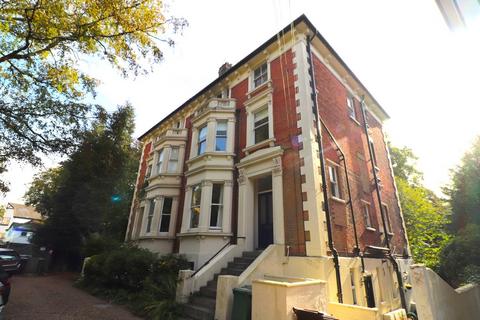 2 bed flat/apartment for rent in Montacute Gardens, TUNBRIDGE WELLS