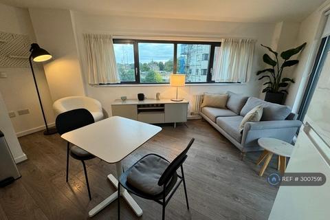 1 bedroom flat to rent, Cottage Road, London, N7