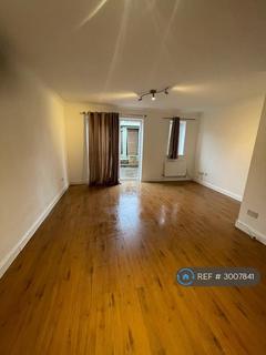 3 bedroom semi-detached house to rent, Chiltern Close, Worcester Park, KT4