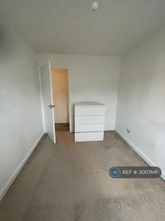 3 bedroom semi-detached house to rent, Chiltern Close, Worcester Park, KT4