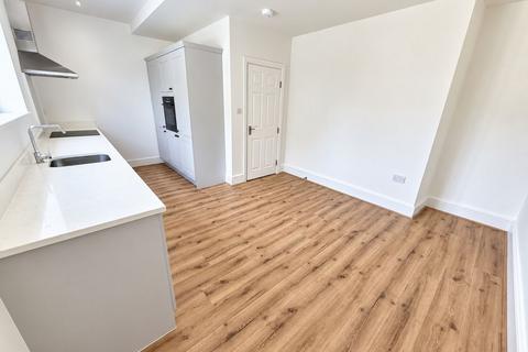 3 bedroom apartment to rent, Little Aston Road, Walsall WS9