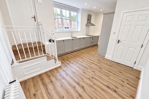 3 bedroom apartment to rent, Little Aston Road, Walsall WS9