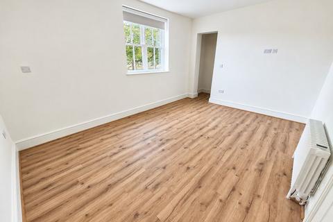 3 bedroom apartment to rent, Little Aston Road, Walsall WS9