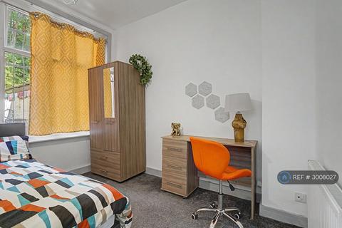1 bedroom in a house share to rent, Gilnow Road, Bolton, BL1